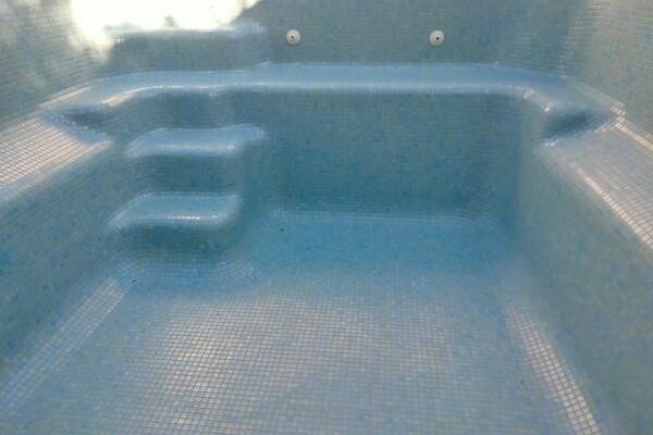 revetement-mosaïque-piscine-realise-a-lambesc-1 Revêtement avec la mosaïque a la piscine réalise à Lambesc